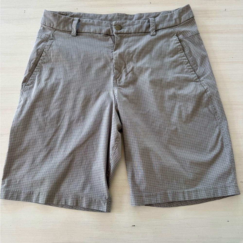 Lululemon Men’s Light Gray Shorts Size 36